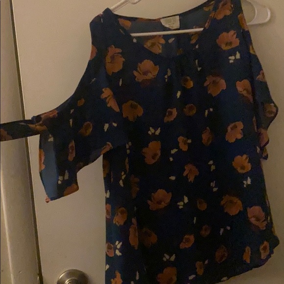 Cute dark blue shirt from Sienna Sky. - Picture 4 of 4